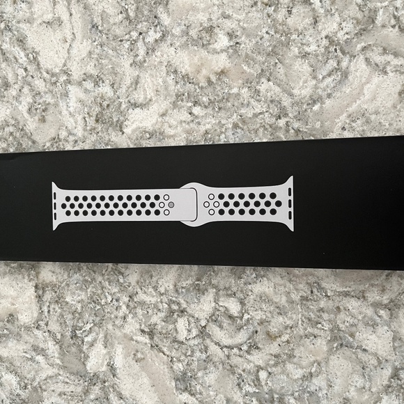 Apple Watch  Nike Sport Band - 44MM - Picture 1 of 4